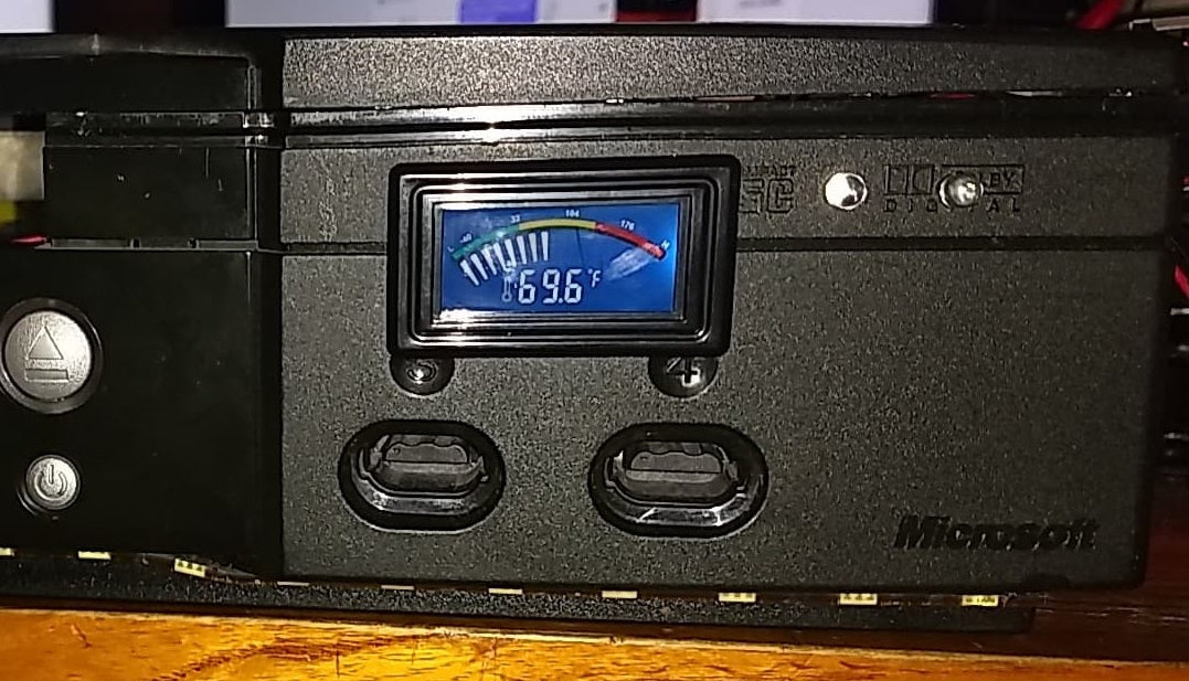Fahrenheit/Celsius Digital Temperature Meter