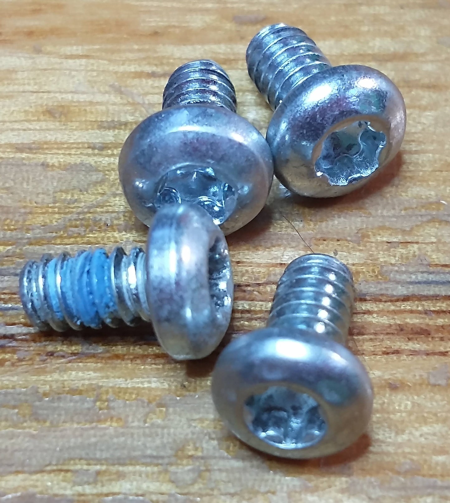 Hardware - Hard Drive Screws (T15)