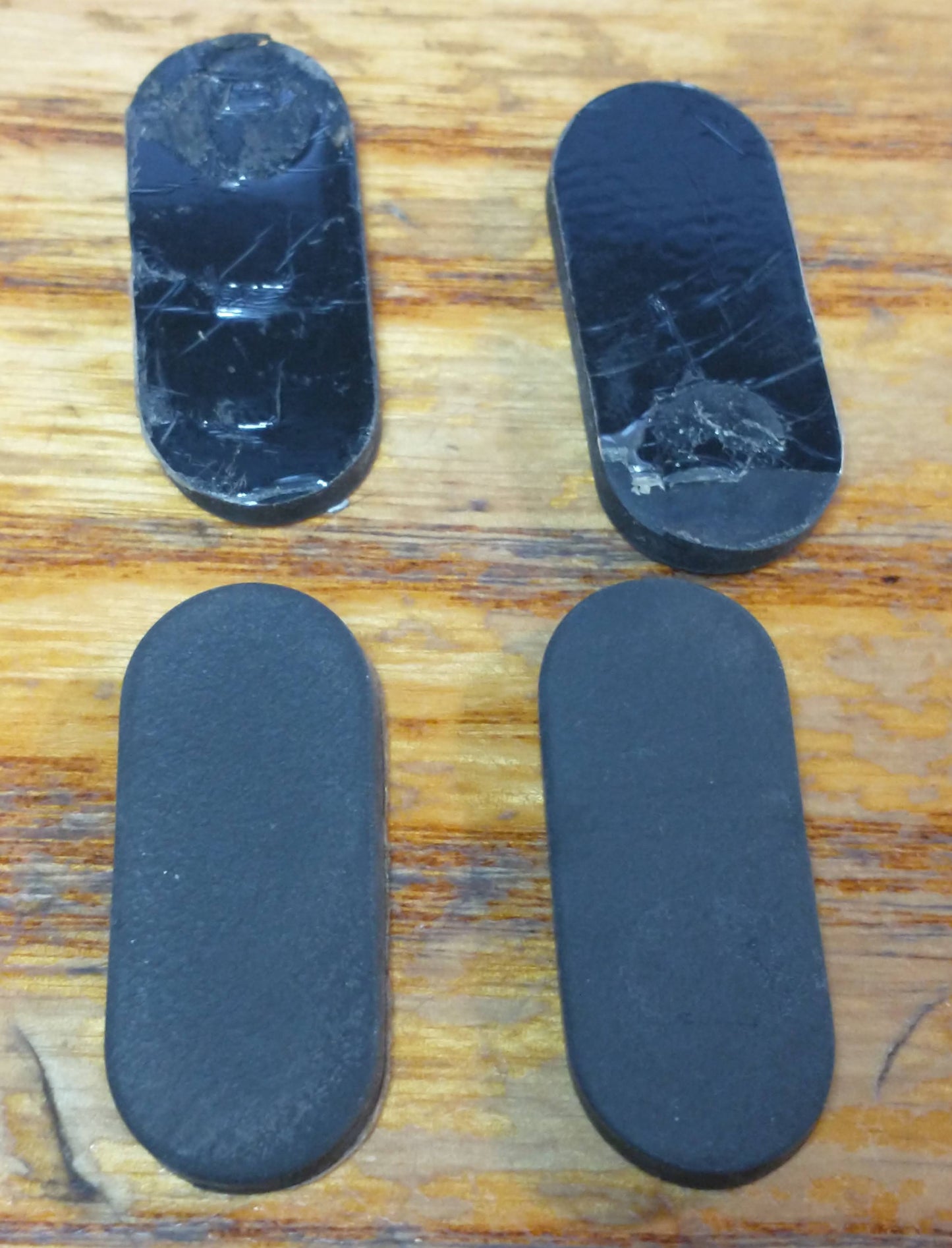 Pieds en caoutchouc